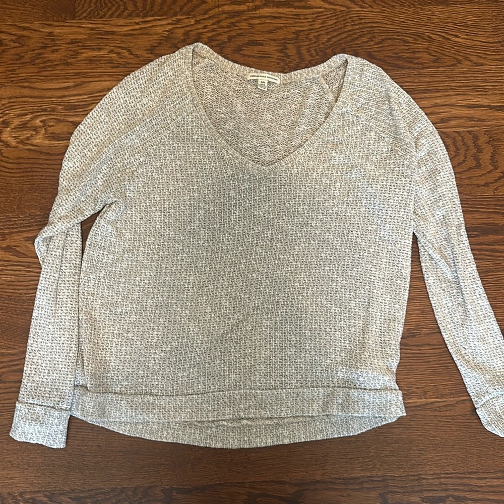 AE flowy long sleeve knit sweater - size medium